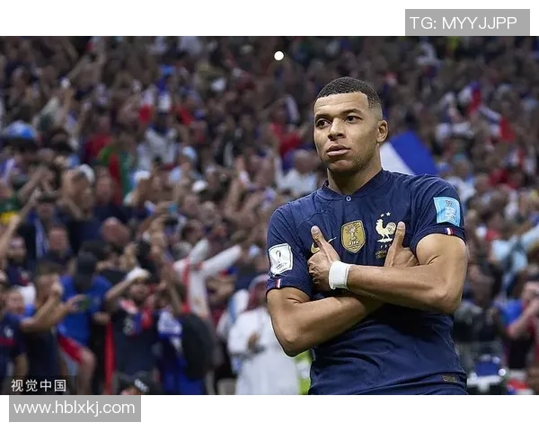 巴西足球明星独特庆祝动作解析与背后故事分享